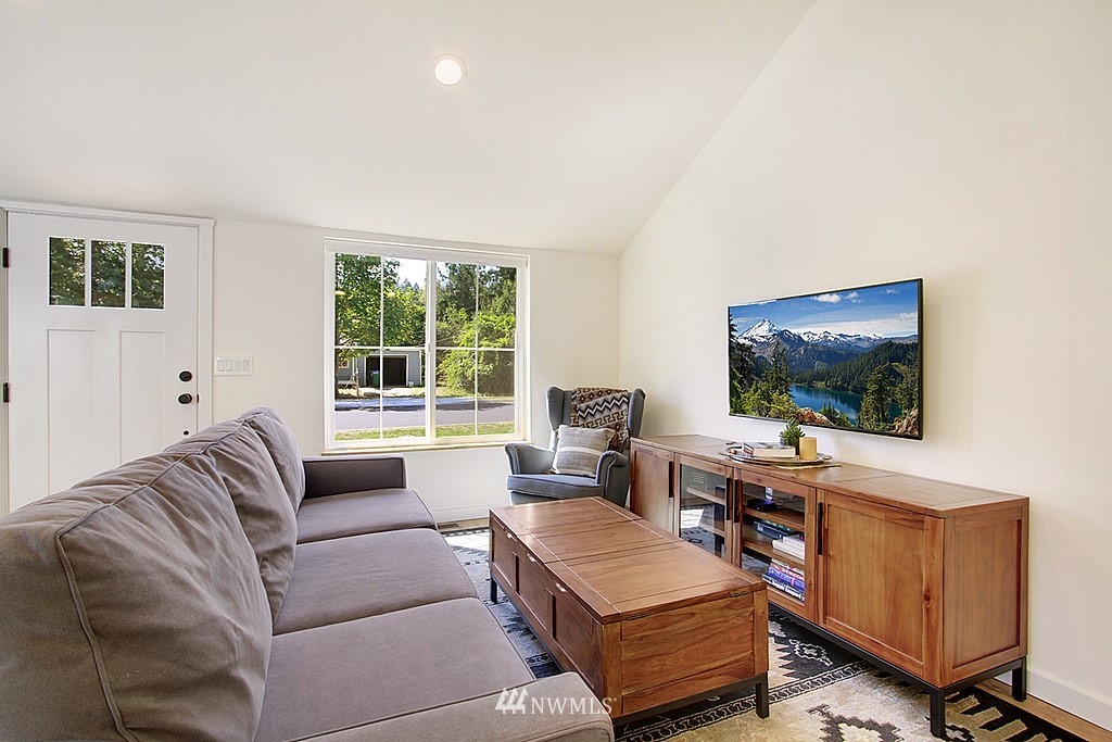 3536 Southeast 5th Street Renton, WA 98058 - Photo 3 of 22