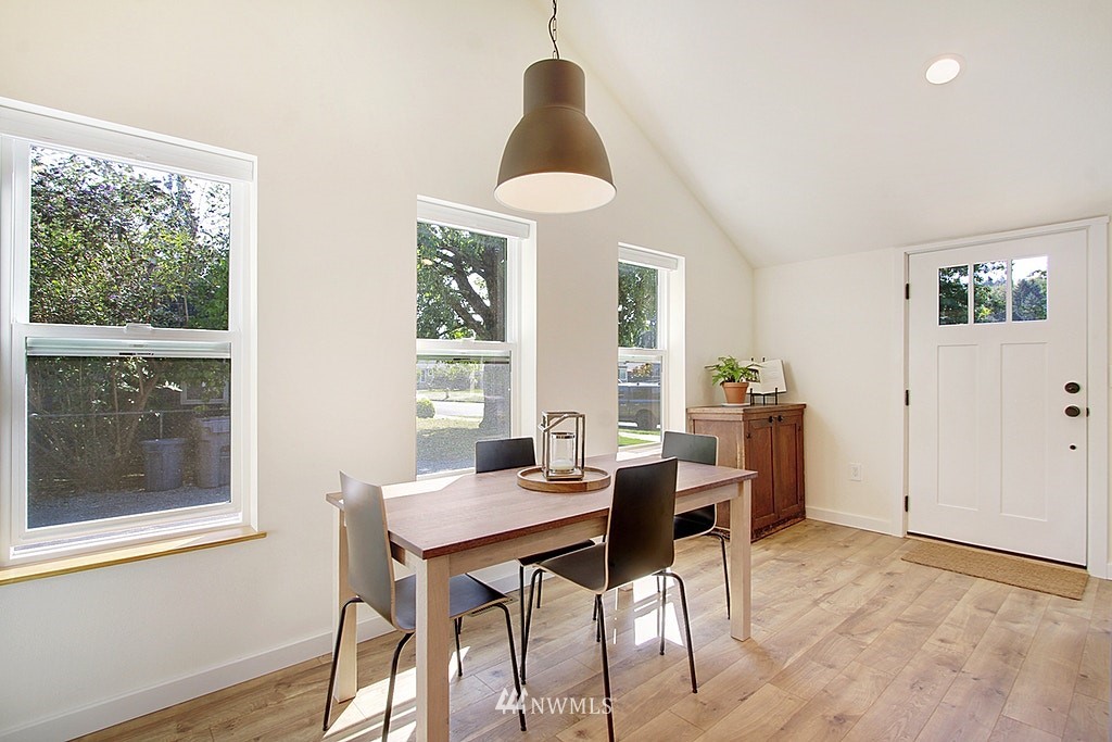 3536 Southeast 5th Street Renton, WA 98058 - Photo 5 of 22
