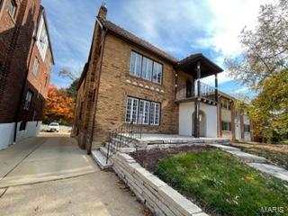 408 South Hanley Road, Unit A St. Louis, MO 63105 - Photo 2 of 16