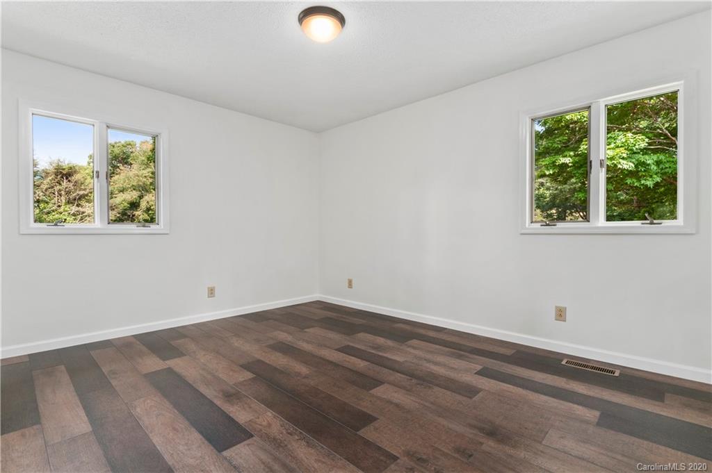 405 Hillvilla Road Canton, NC 28716 - Photo 19 of 38