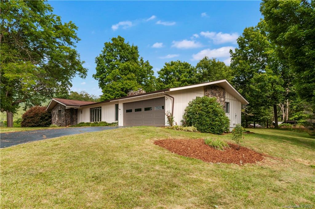 405 Hillvilla Road Canton, NC 28716 - Photo 3 of 38