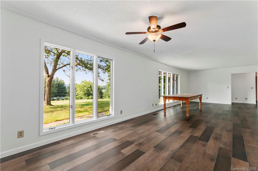 405 Hillvilla Road Canton, NC 28716 - Photo 8 of 38