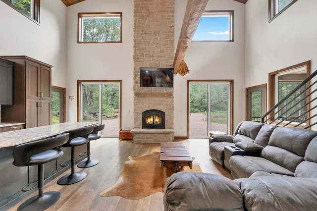 $499,900 | W13139 Balsam Lake Road, Crivitz, WI 54114