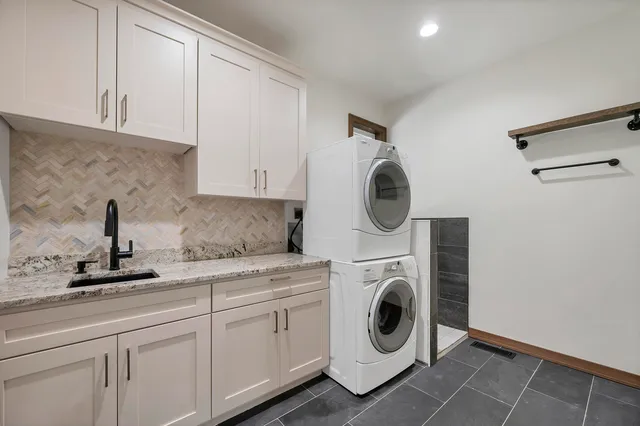 $499,900 | W13139 Balsam Lake Road, Crivitz, WI 54114