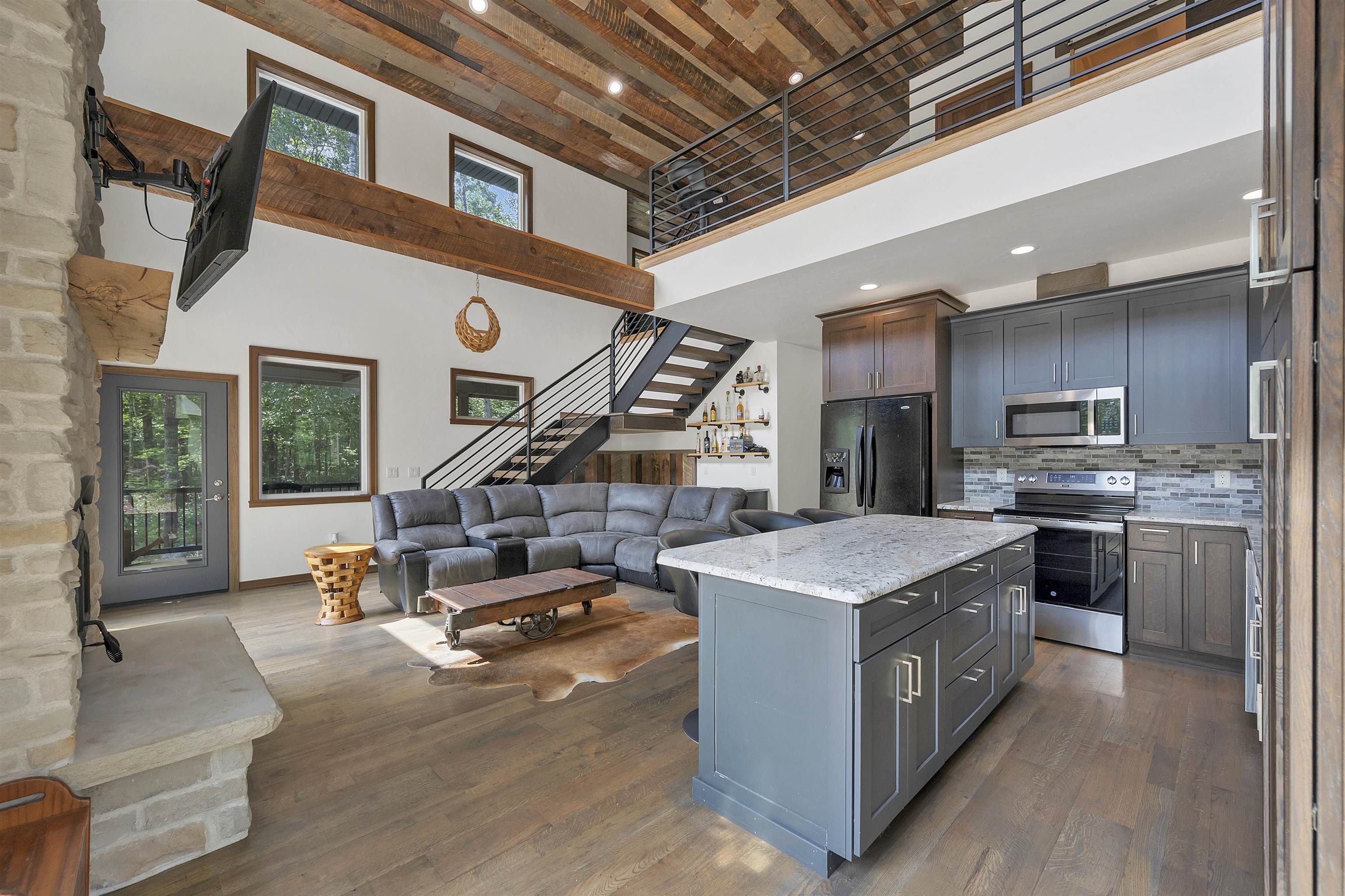 W13139 Balsam Lake Road Crivitz, WI 54114 - Photo 3 of 44