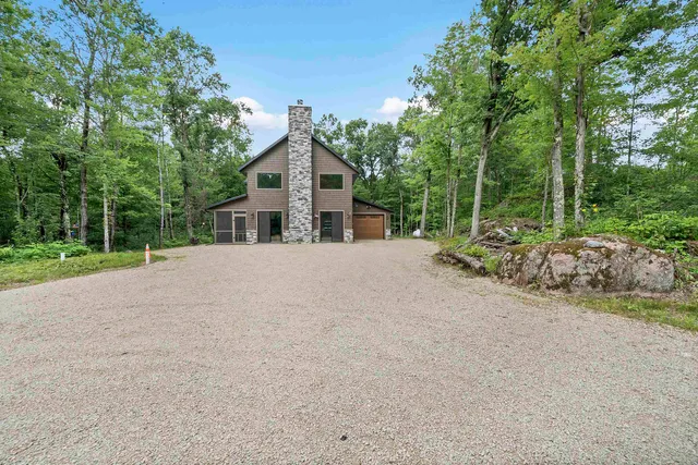 $499,900 | W13139 Balsam Lake Road, Crivitz, WI 54114