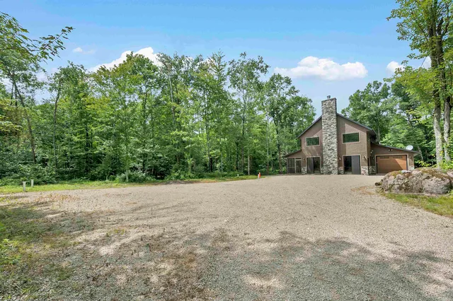 $499,900 | W13139 Balsam Lake Road, Crivitz, WI 54114