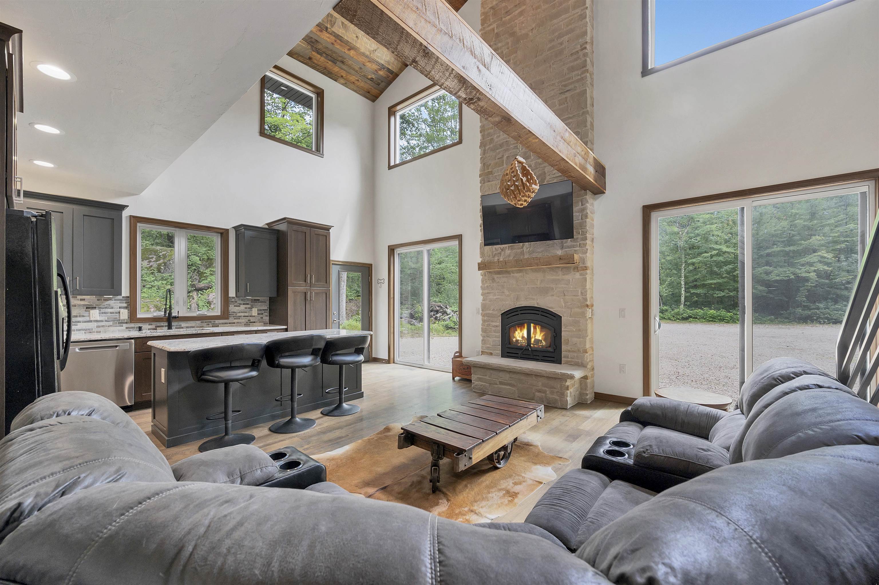 W13139 Balsam Lake Road Crivitz, WI 54114 - Photo 4 of 44