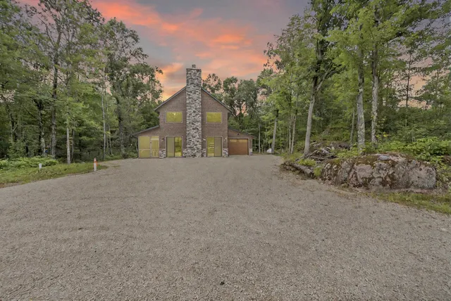 $499,900 | W13139 Balsam Lake Road, Crivitz, WI 54114