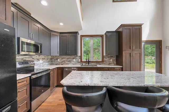 $499,900 | W13139 Balsam Lake Road, Crivitz, WI 54114