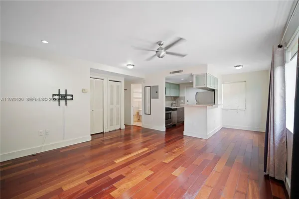 $1,999 | 731 6th Street, Unit 103E, Miami Beach, FL 33139
