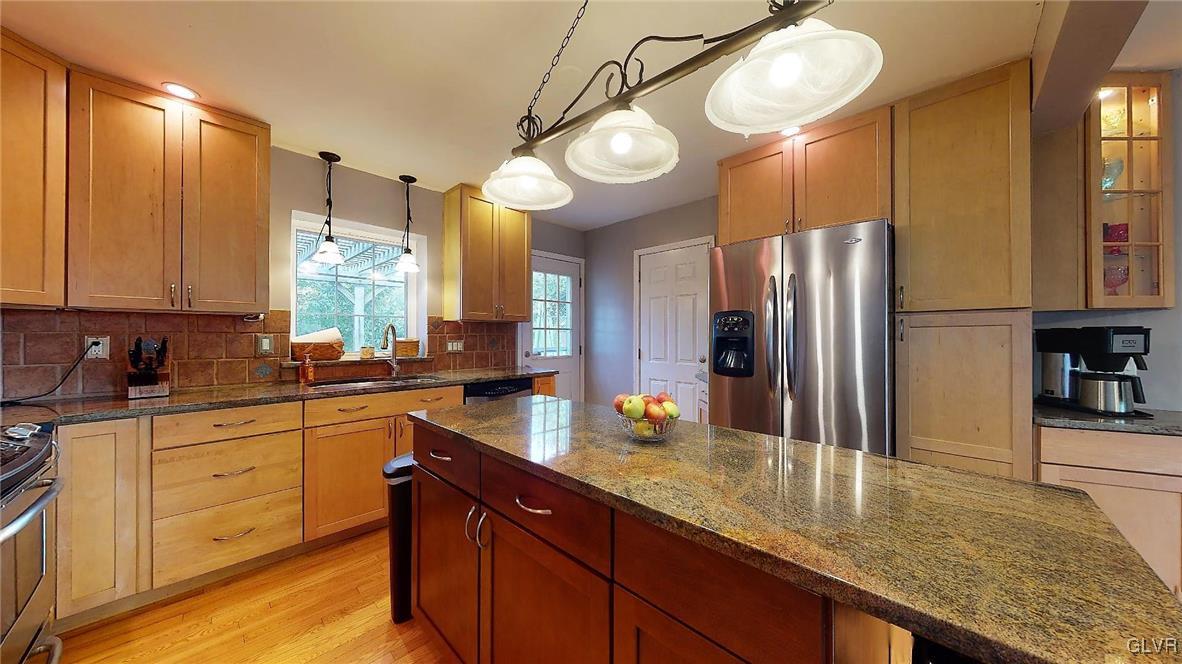 1863 Butztown Road Bethlehem, PA 18017 - Photo 9 of 48 Gorgeous Countertops!