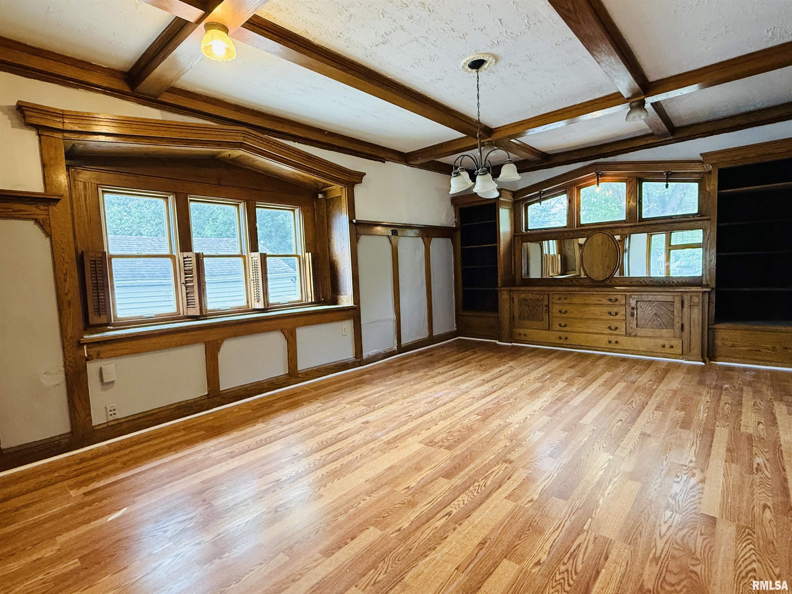 2141 North Prospect Road Peoria, IL 61603 - Photo 13 of 42