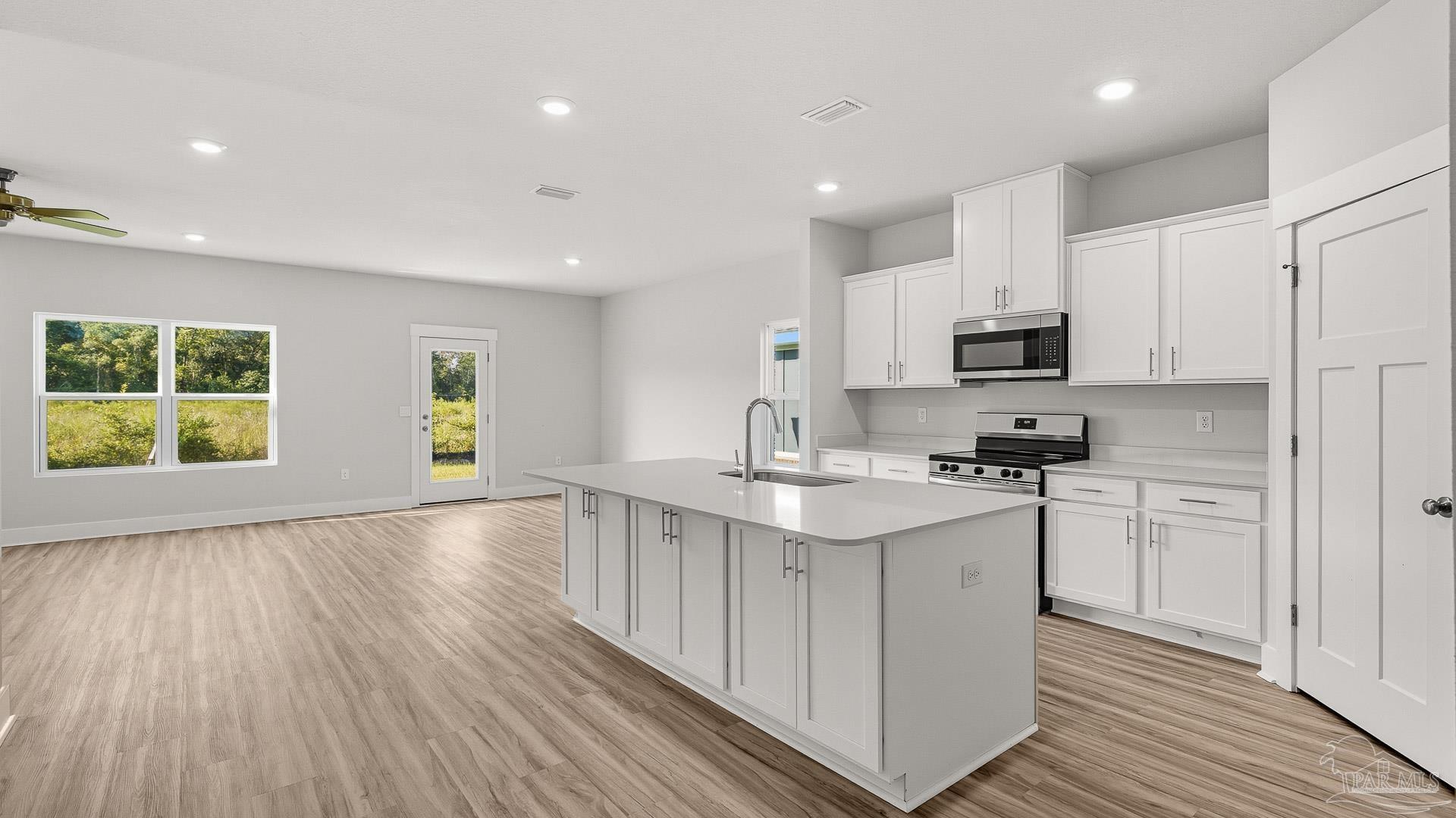 3404 Crossvine Road Cantonment, FL 32533 - Photo 9 of 42 Gallery Image 9