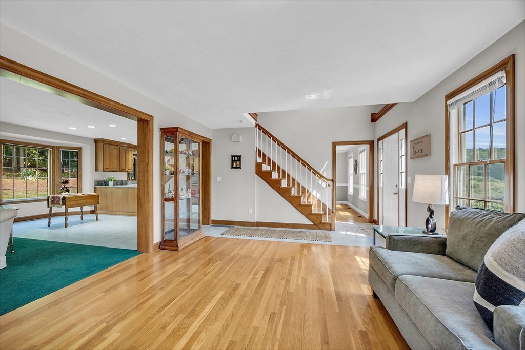 11 Gray Farm Road Littleton, MA 01460 - Photo 5 of 34 Gallery Image 5