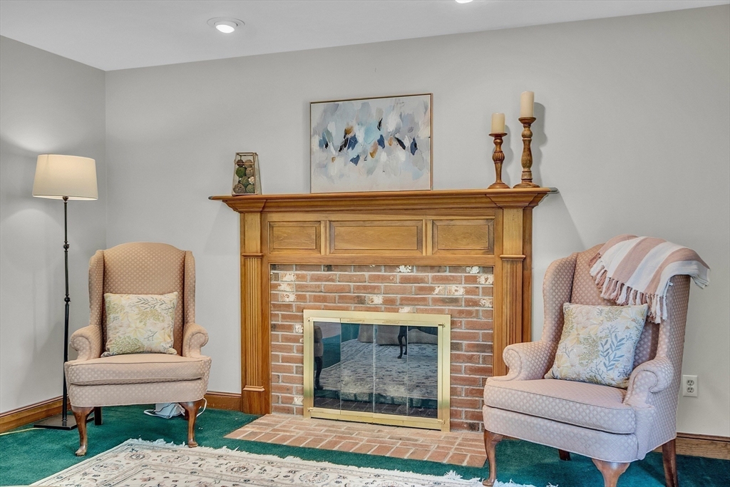 11 Gray Farm Road Littleton, MA 01460 - Photo 7 of 34 Gallery Image 7