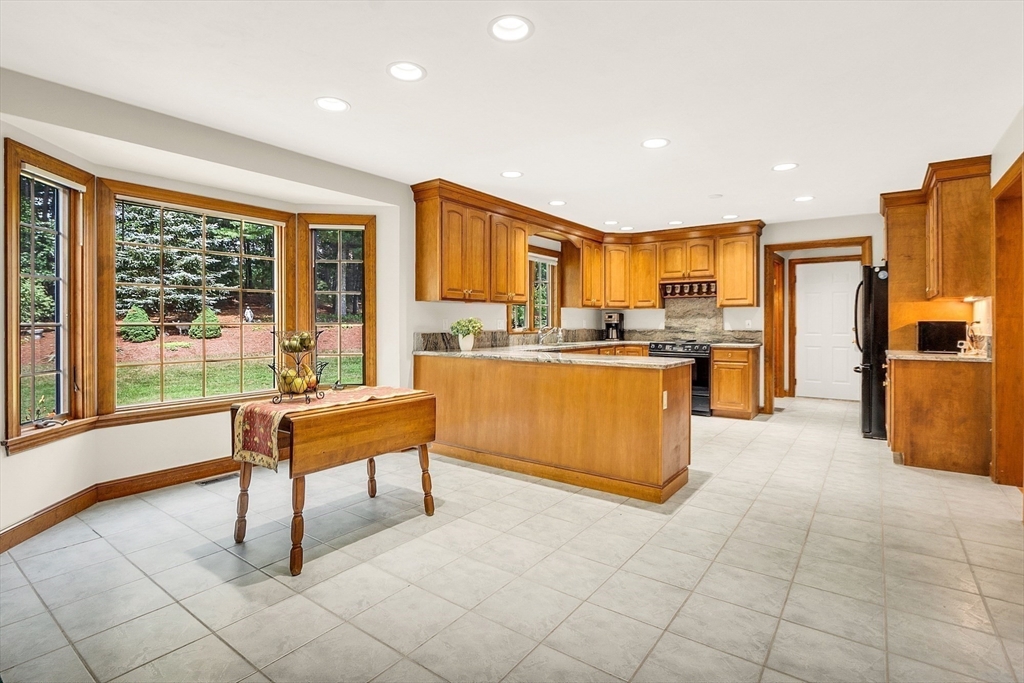 11 Gray Farm Road Littleton, MA 01460 - Photo 8 of 34 Gallery Image 8