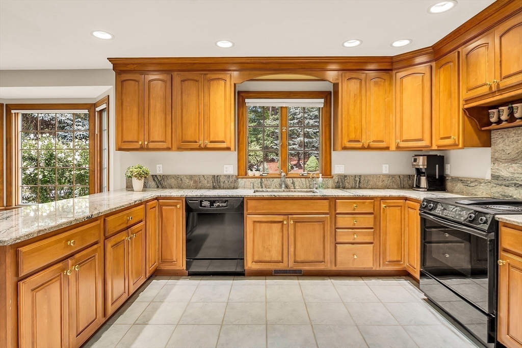 11 Gray Farm Road Littleton, MA 01460 - Photo 10 of 34 Gallery Image 10