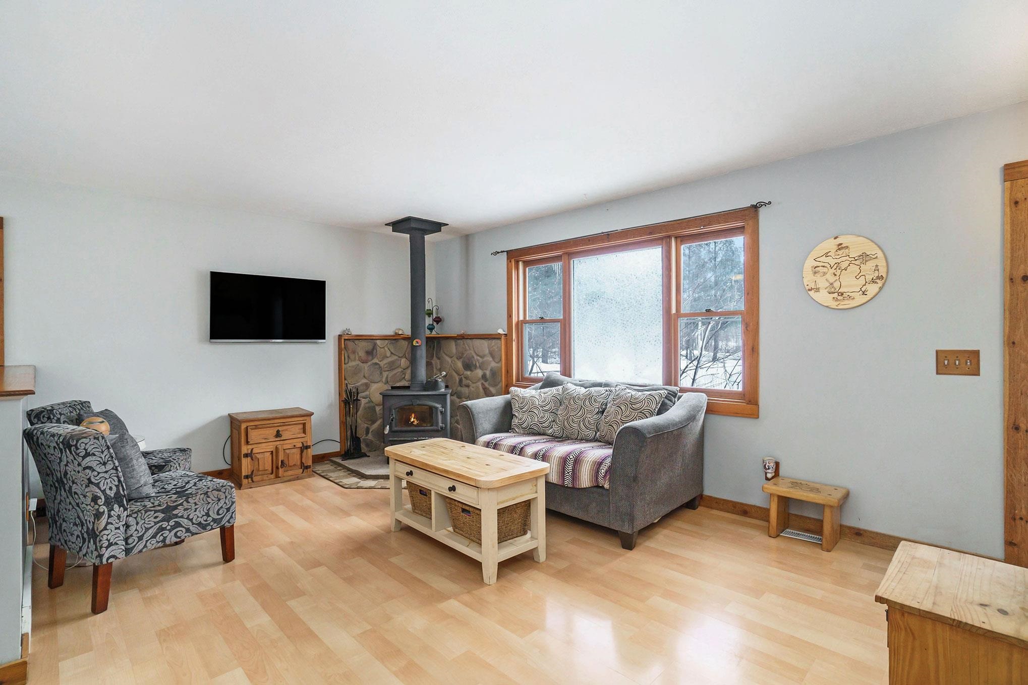 5756 Karlin Road Interlochen, MI 49643 - Photo 4 of 25 1897515-3.JPG