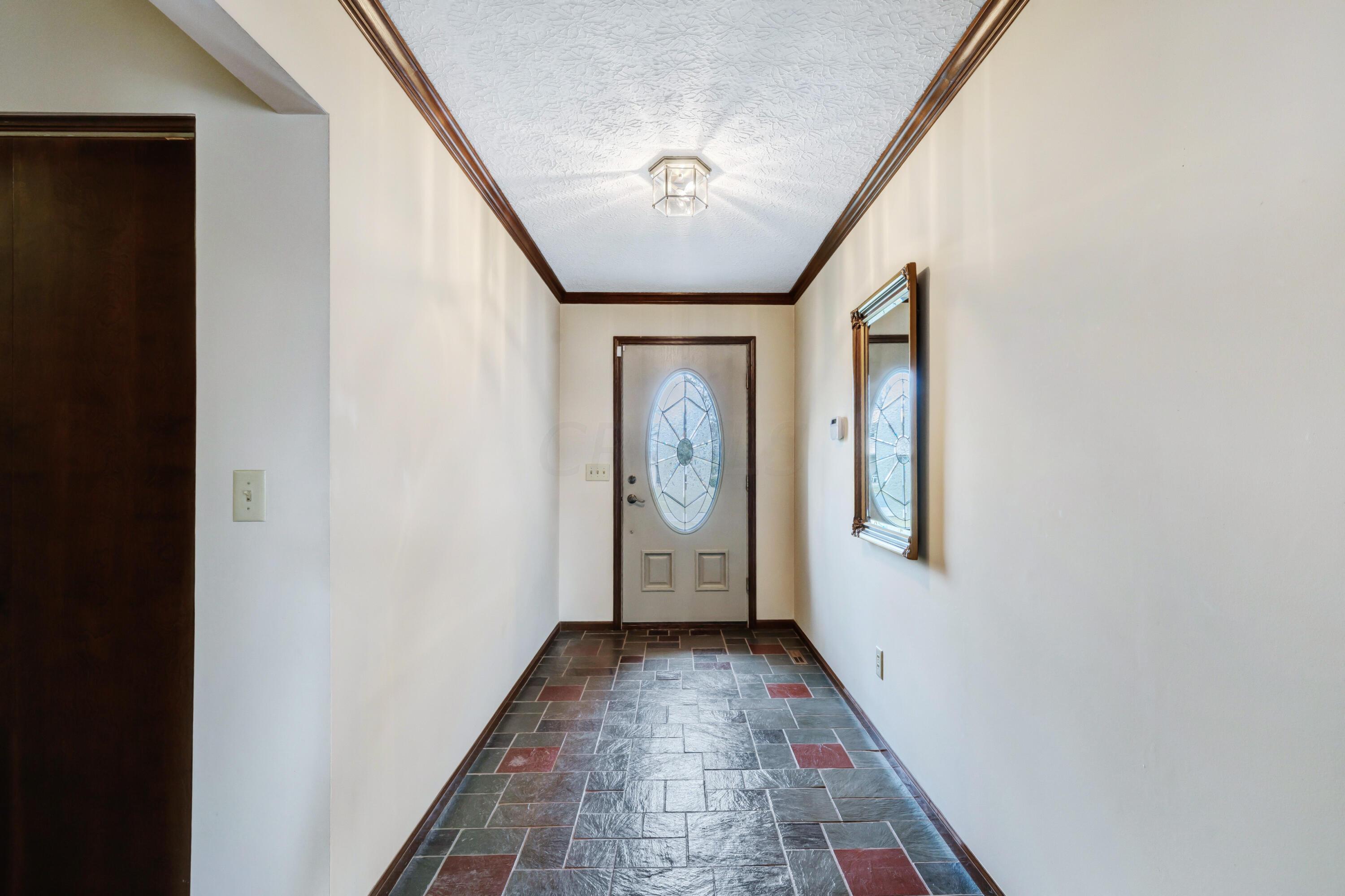 2571 Youngs Grove Road Columbus, OH 43231 - Photo 2 of 40 Entryway of home