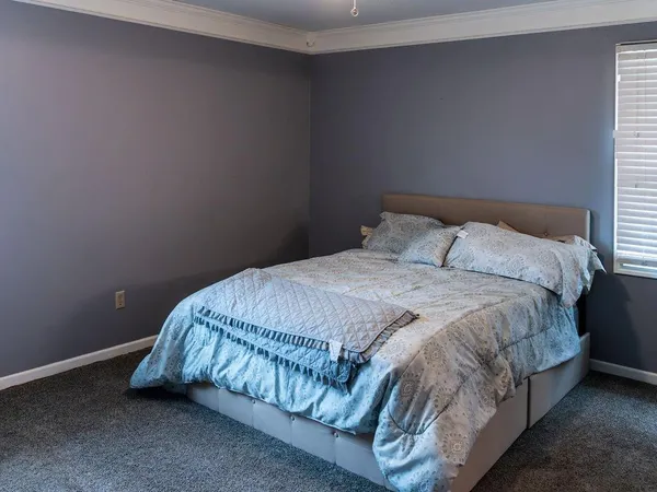 $320,000 | 18401 East 26th St Court South, Independence, MO 64057