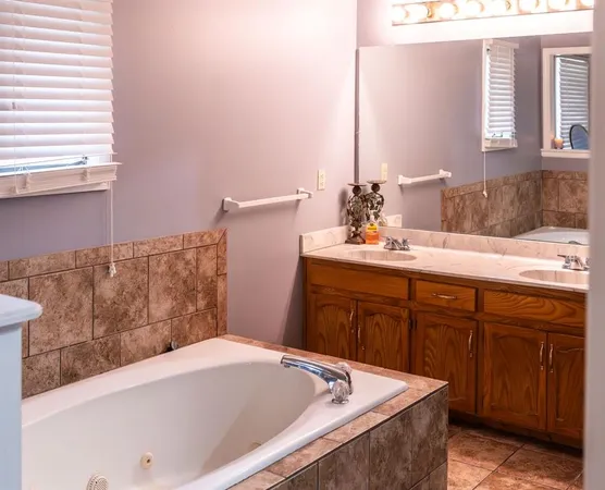 $320,000 | 18401 East 26th St Court South, Independence, MO 64057