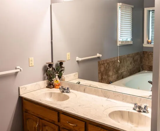 $320,000 | 18401 East 26th St Court South, Independence, MO 64057