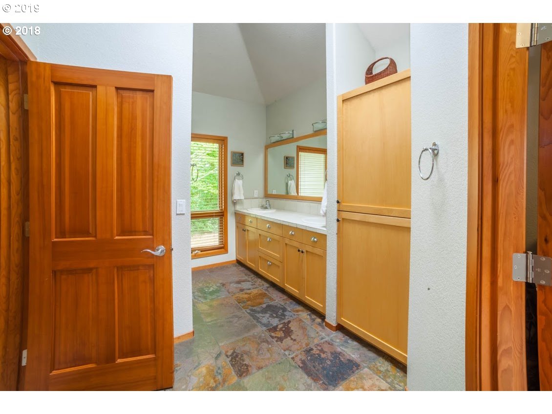 15851 Northeast Eilers Road Aurora, OR 97002 - Photo 23 of 32 Gallery Image 23