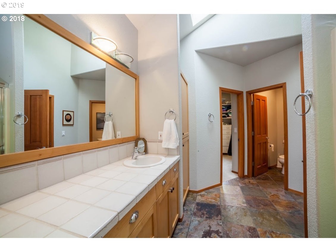 15851 Northeast Eilers Road Aurora, OR 97002 - Photo 24 of 32 Gallery Image 24