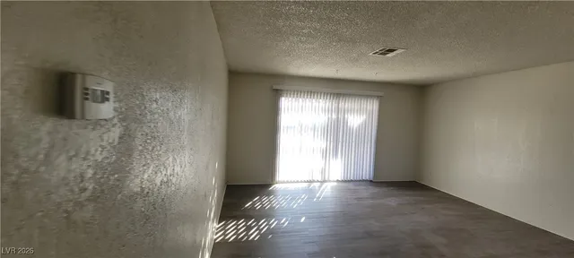 $1,700 | 1301 Madison Avenue, Las Vegas, NV 89106