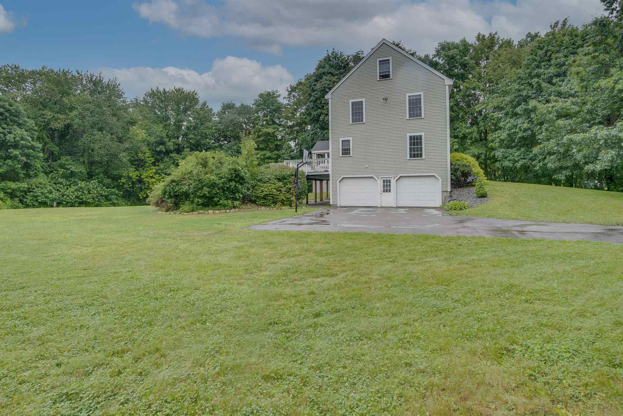 258 East Road Hampstead, NH 03841 - Photo 4 of 31
