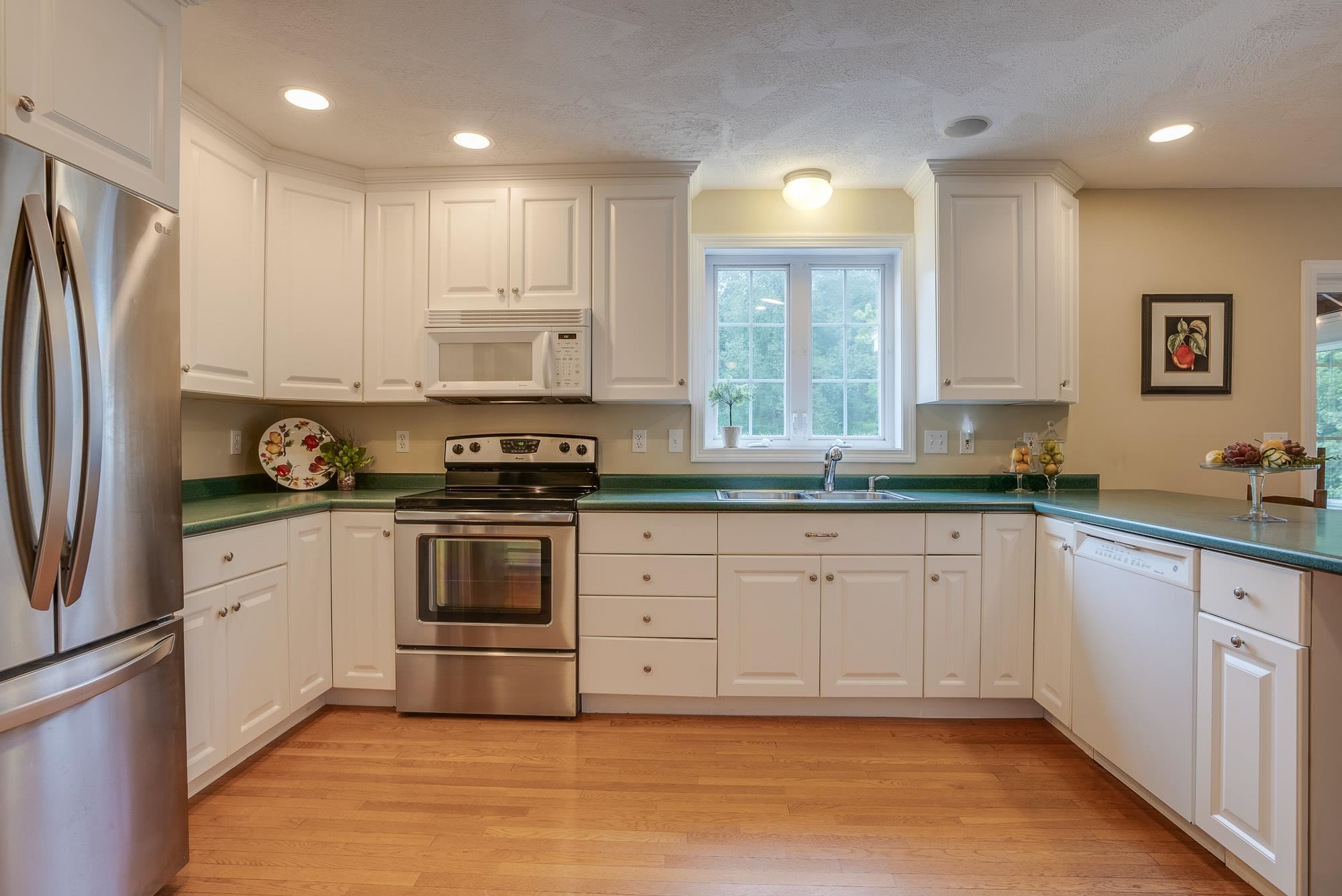 258 East Road Hampstead, NH 03841 - Photo 7 of 31