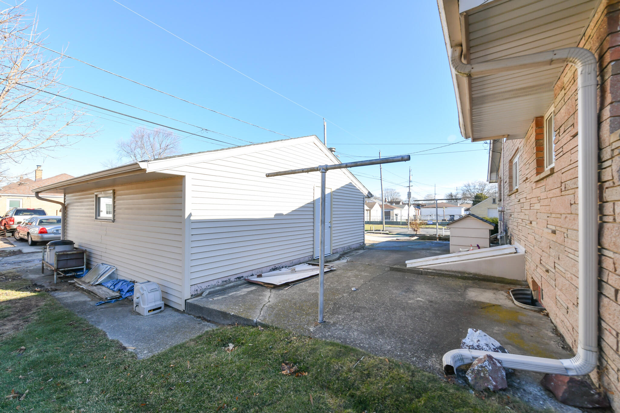 4865 South Swift Avenue Cudahy, WI 53110 - Photo 6 of 9 HEN_8158