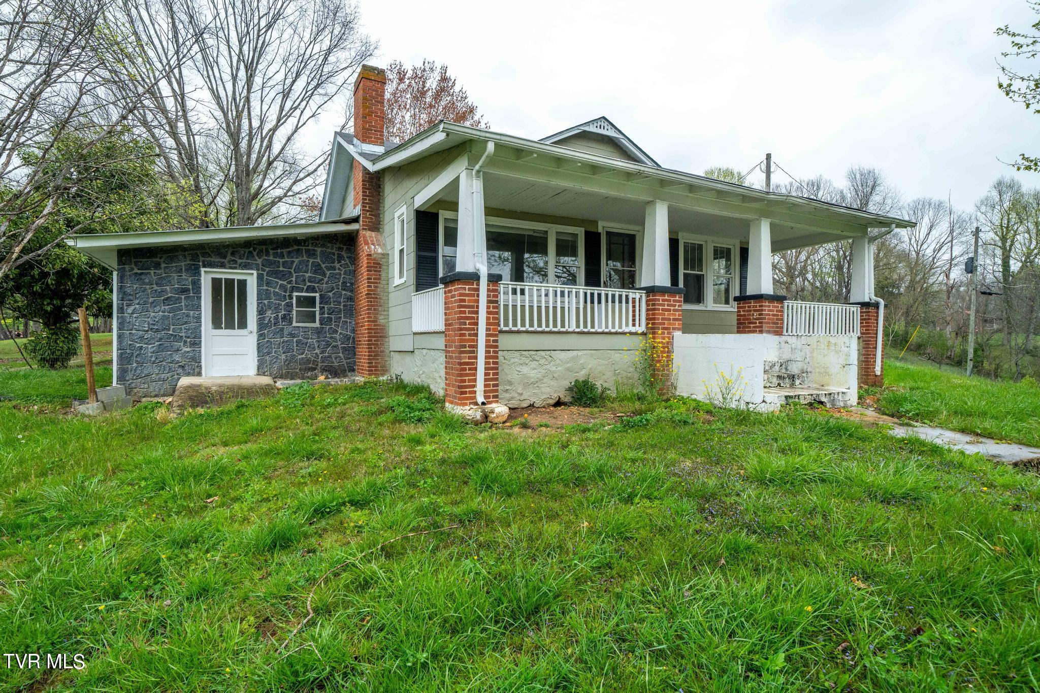 116 Lewis Cole Loop Elizabethton, TN 37643 - Photo 3 of 49 116 Lewis Cole Loop (8 of 61)