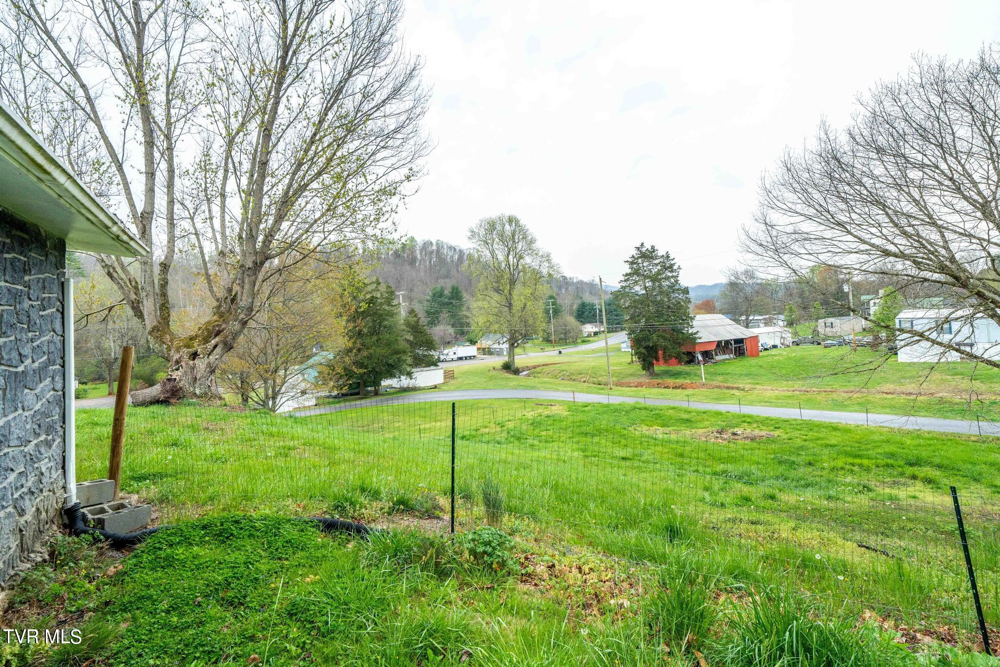 116 Lewis Cole Loop Elizabethton, TN 37643 - Photo 47 of 49 116 Lewis Cole Loop (5 of 61)