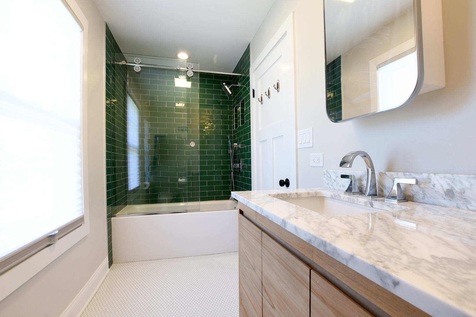 352 Selborne Road Riverside, IL 60546 - Photo 26 of 47