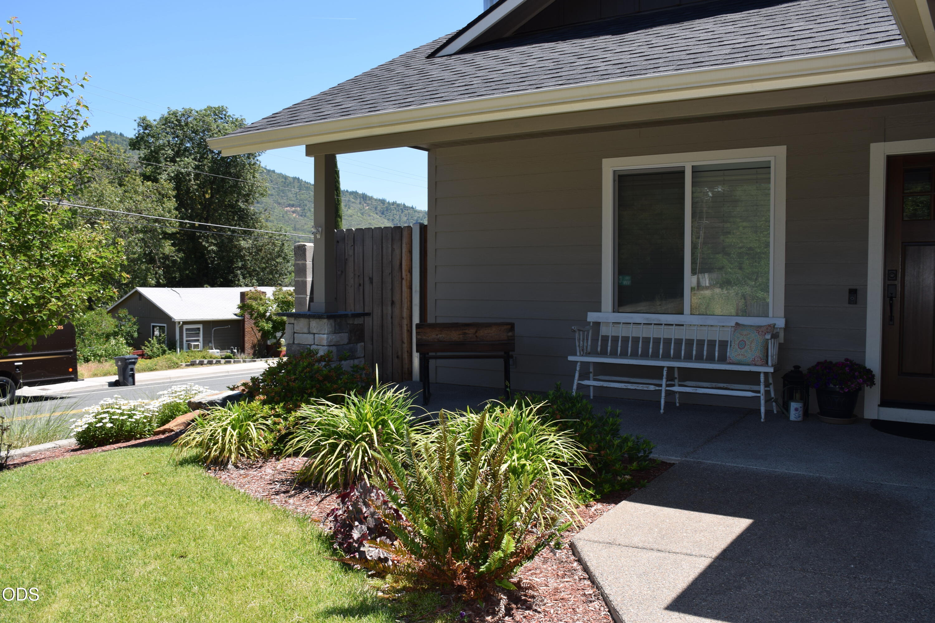 303 Northwest Collette Way Grants Pass, OR 97526 - Photo 21 of 23