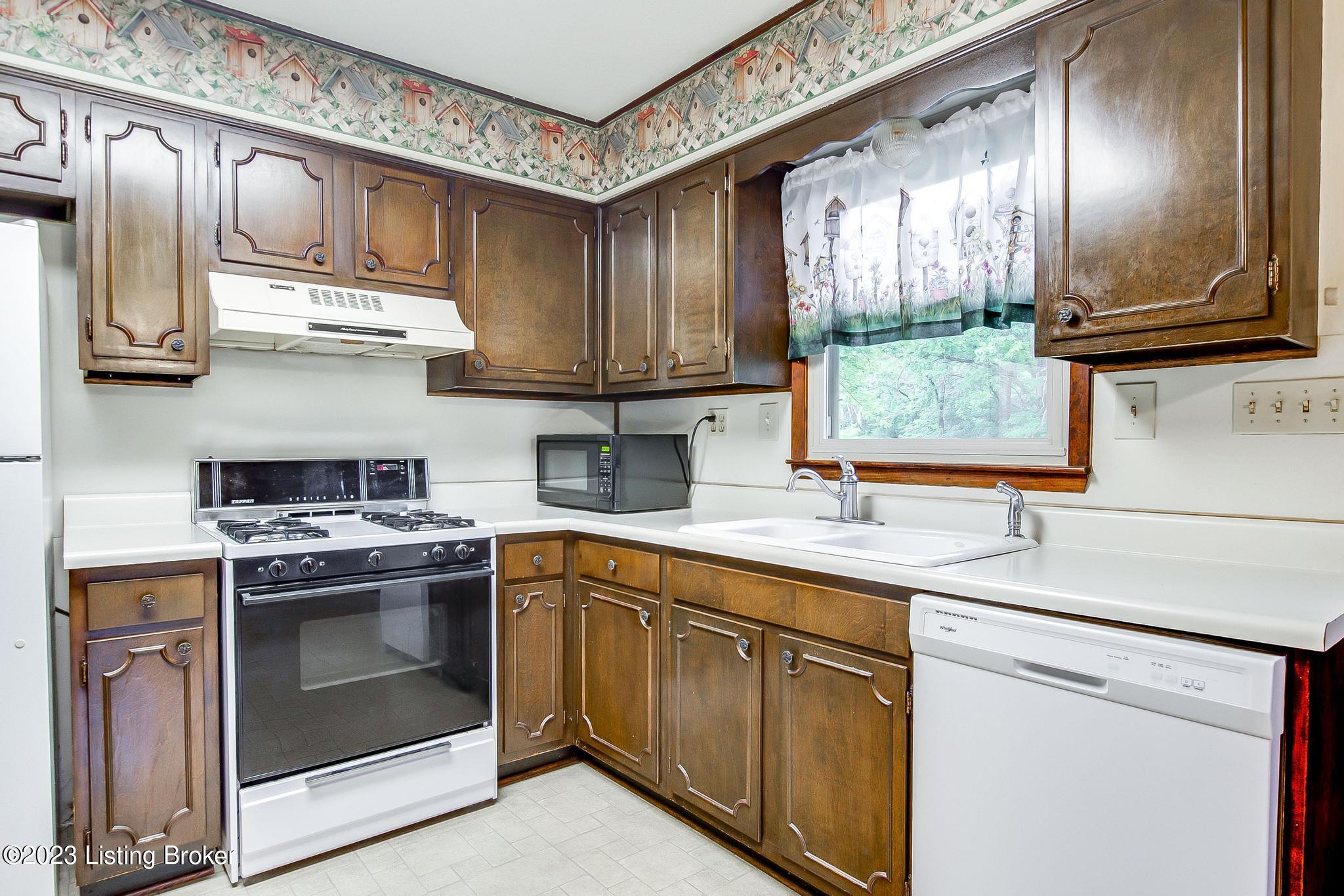 9908 Broad Run Road Louisville, KY 40299 - Photo 18 of 49 9908_Broad Run Rd_40299_541