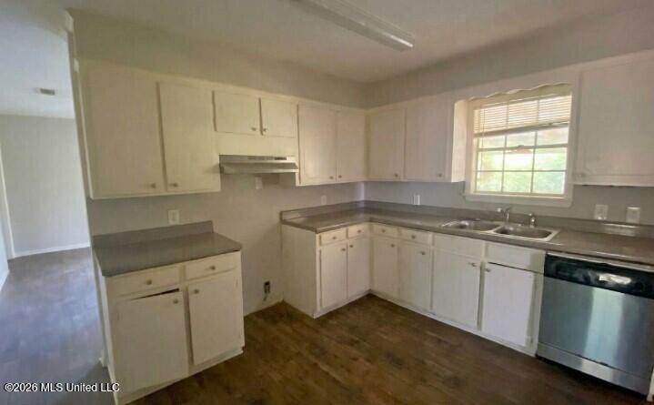 1886 Smallwood Street Jackson, MS 39212 - Photo 2 of 20 Kitchen