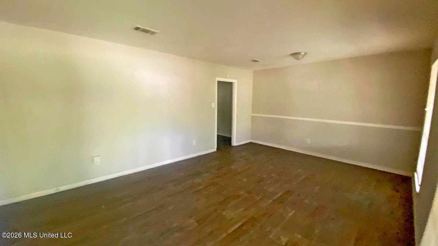 1886 Smallwood Street Jackson, MS 39212 - Photo 5 of 20 28-Mar 25 2026 11_07am-BZTN