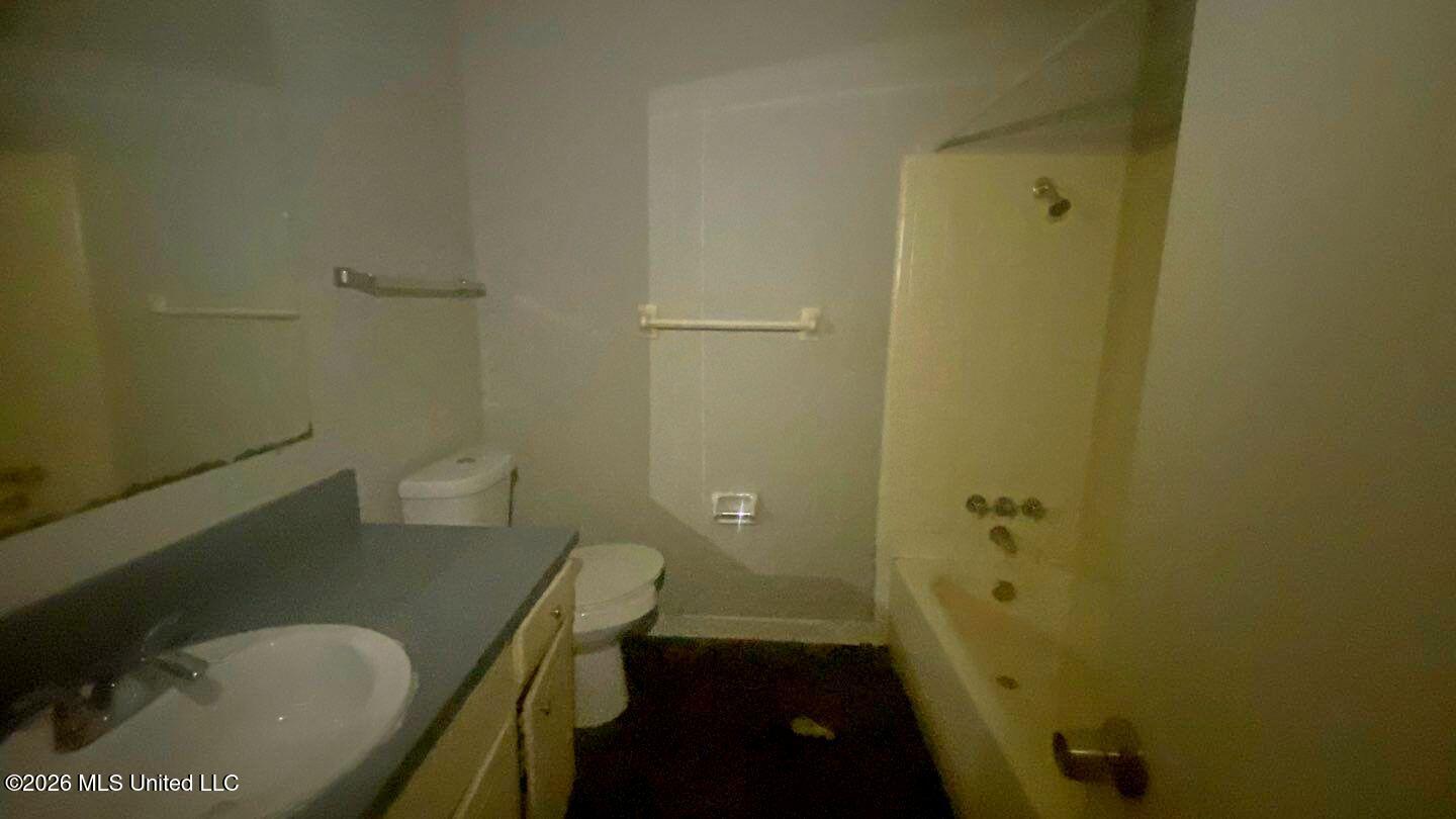 1886 Smallwood Street Jackson, MS 39212 - Photo 10 of 20 82-Mar 25 2026 11_10am-Uofi