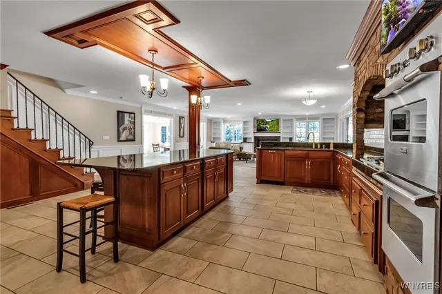 $1,399,000 | 40 Waterford Park, Amherst, NY 14221