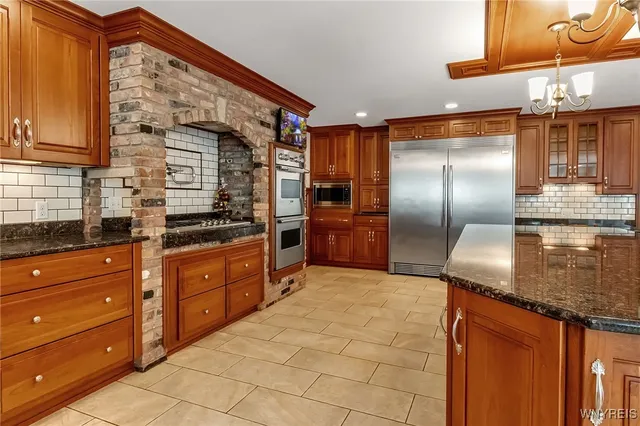 $1,399,000 | 40 Waterford Park, Amherst, NY 14221