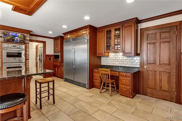 $1,399,000 | 40 Waterford Park, Amherst, NY 14221