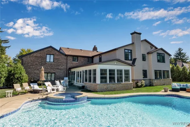 $1,399,000 | 40 Waterford Park, Amherst, NY 14221