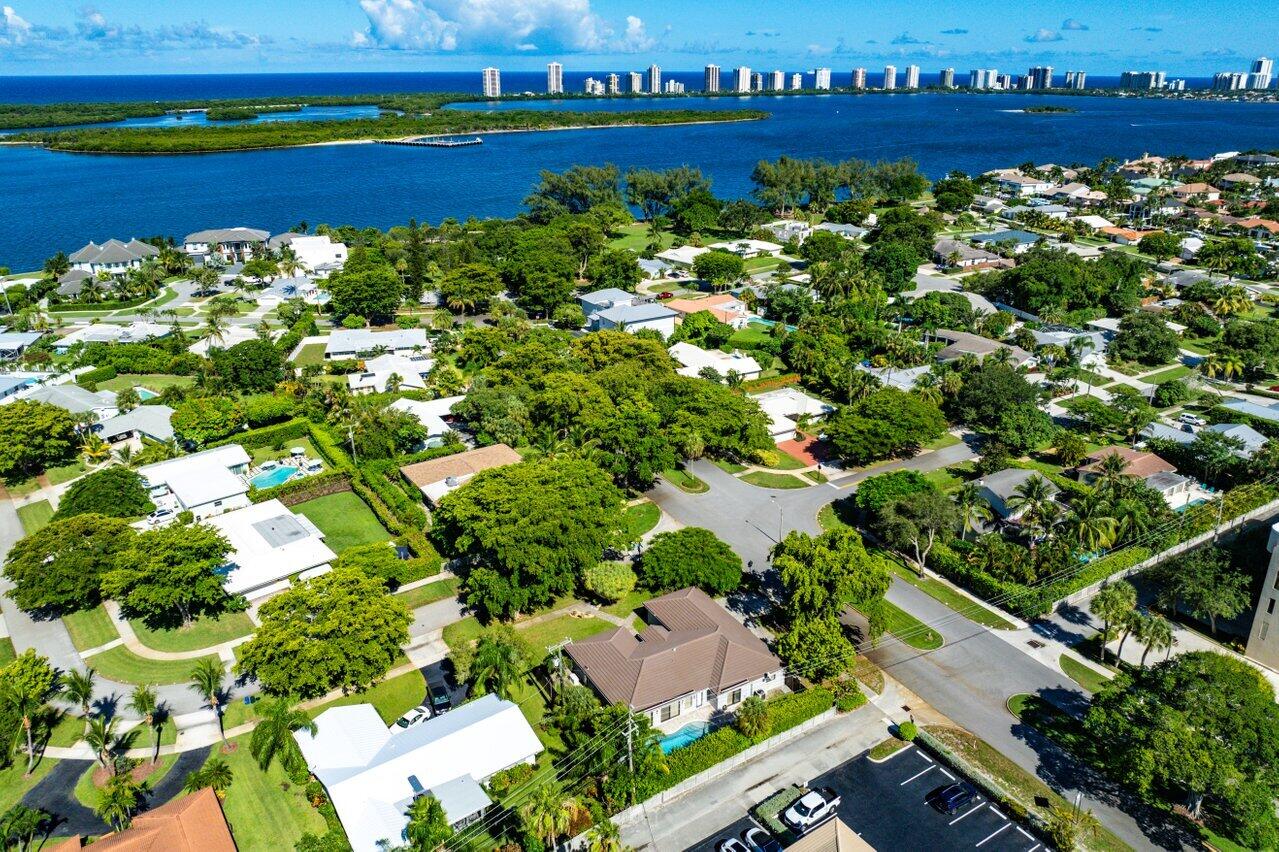 701 Buoy Road North Palm Beach, FL 33408 - Photo 47 of 52 a view of a city