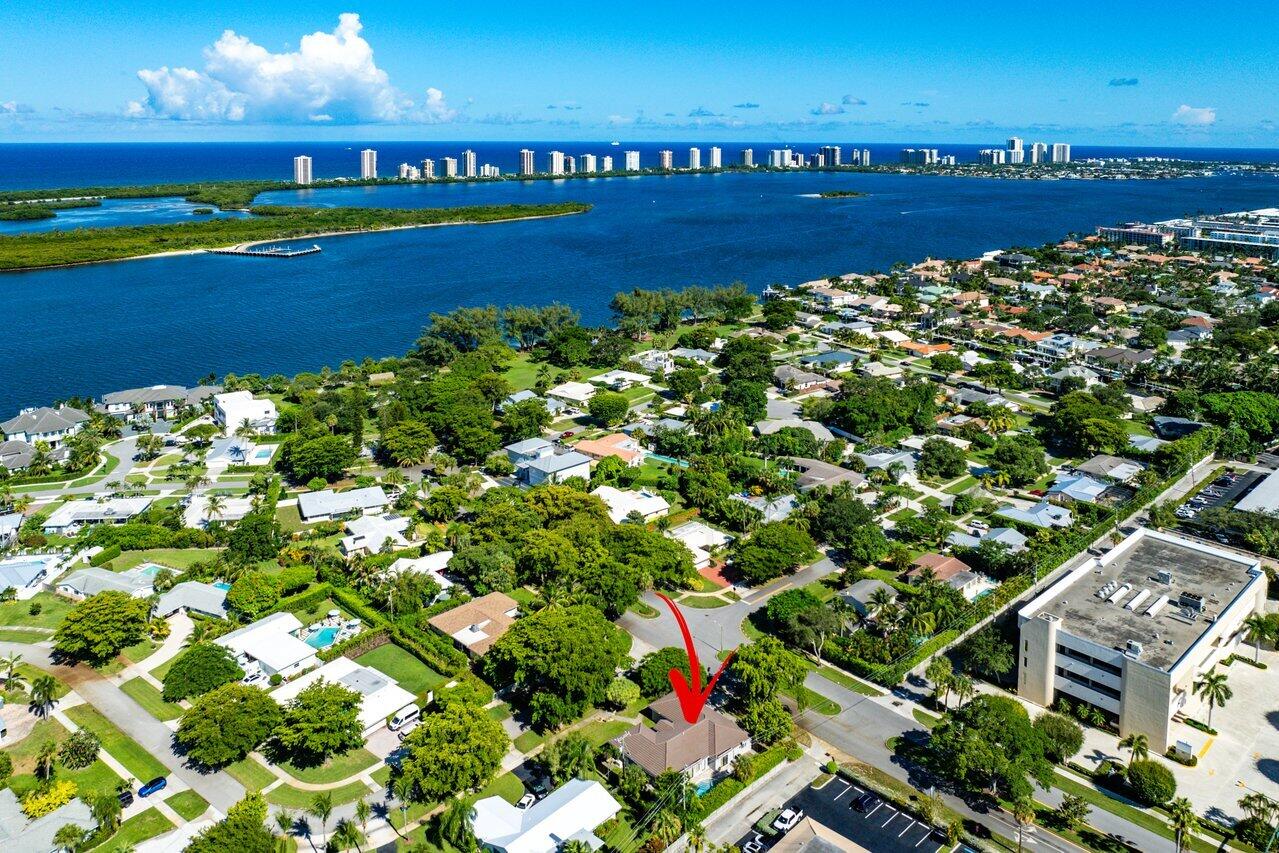 701 Buoy Road North Palm Beach, FL 33408 - Photo 48 of 52 a view of a city with lots of green space