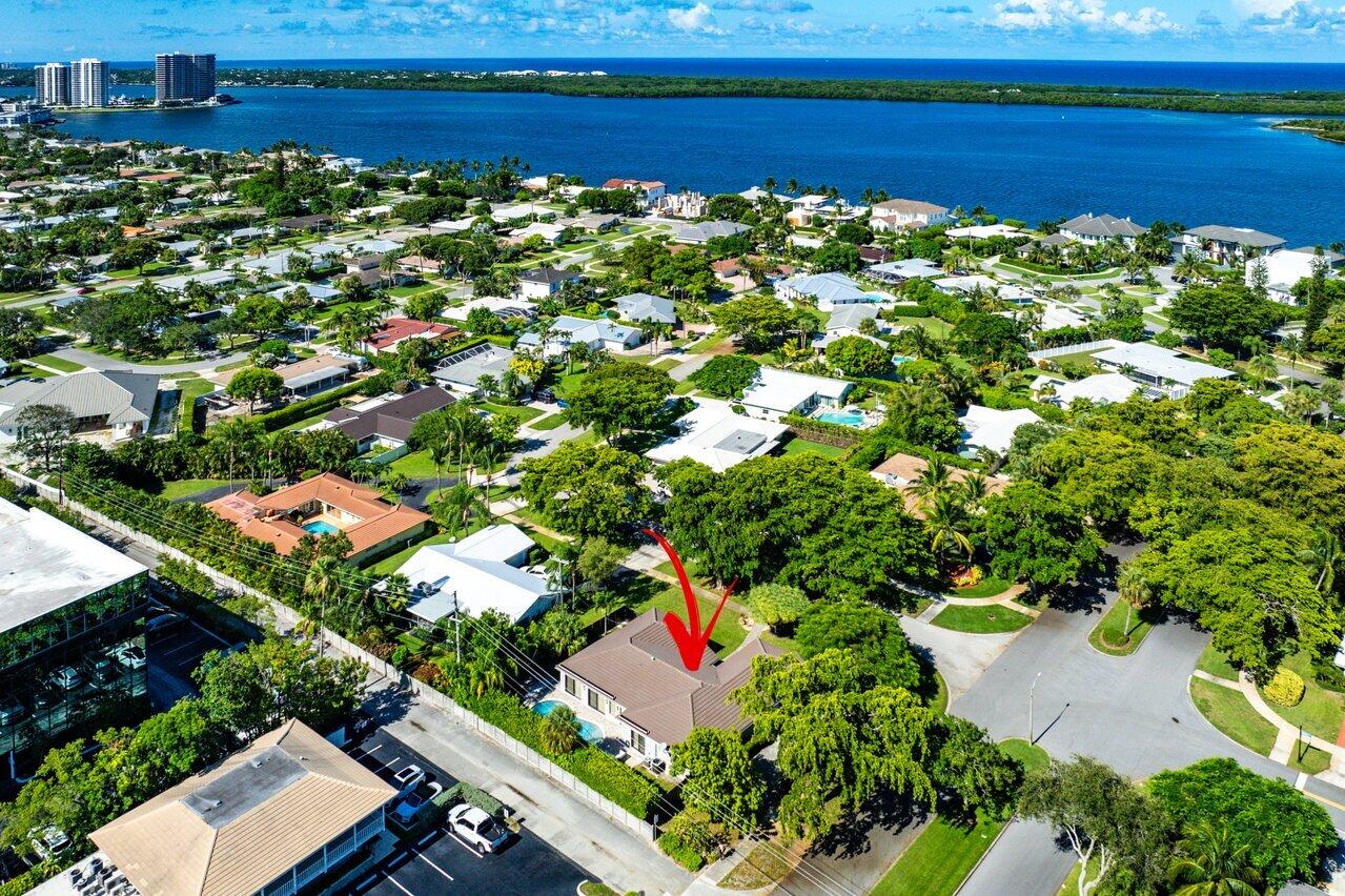 701 Buoy Road North Palm Beach, FL 33408 - Photo 51 of 52 a view of a yard