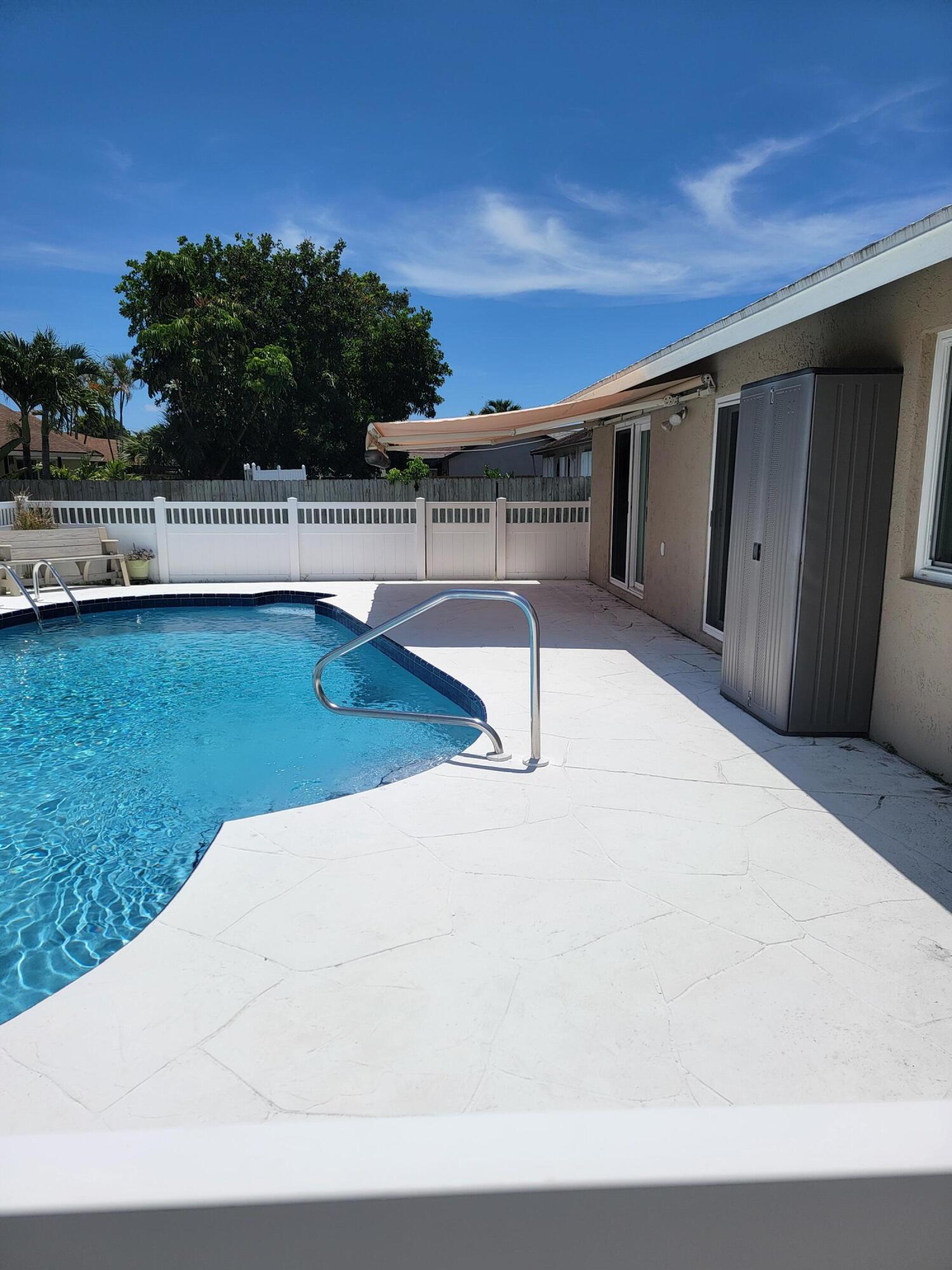 27 Vista Del Rio Boynton Beach, FL 33426 - Photo 2 of 45 Pool 2