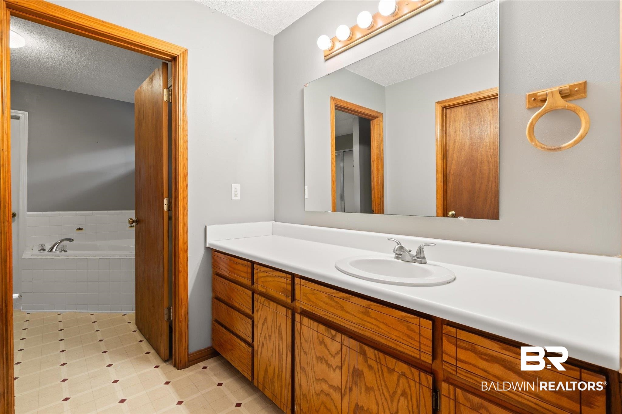 4066 C McFarland Road Mobile, AL 36695 - Photo 13 of 32 Primary Vanity